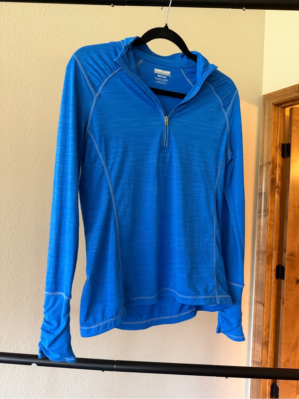 Women’s Blue Quarter-Zip Long-Sleeved Athletic Top With Thumb Holes